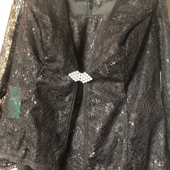 Elegant black lace dress - Picture 5 of 7